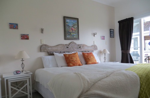 Totara Bed & Breakfast | Cotswold Cottage