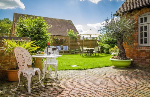 Wickhamford Cottage | Idyllic Cotswold Country Cottage Near Worcesterhire Border