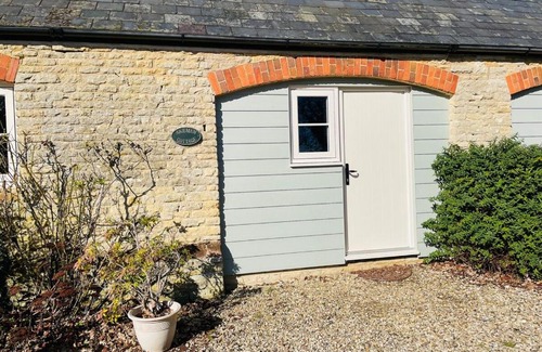 Witney House | Cotswold country cottage on a peaceful farm