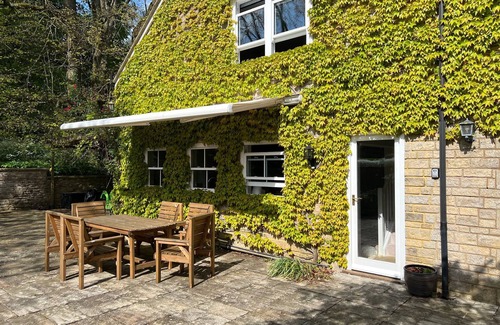 Stroud Cottage | Dog-Friendly Cotswold Holiday Home with Top-Rated Amenities