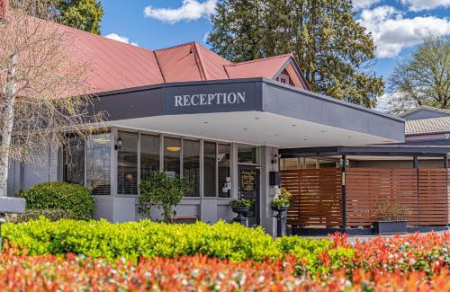 Armidale Hotel | Discover Cotswold Gardens: Family-Friendly & Accessible Stay