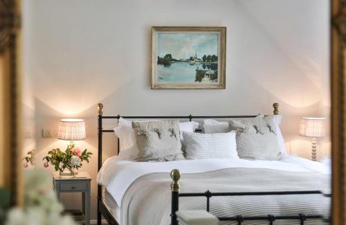 Cheltenham House | Cozy Cotswold Coach House - Perfect for Couples & Pet Friendly
