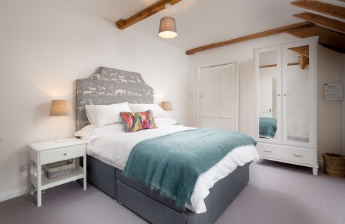 Chipping Sodbury House | Idyllic Cotswolds Barn Apartment - Guest Rated 9.8/10