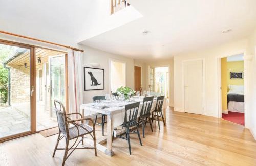 Charlbury House | Eco-Friendly Cotswolds House – Rated 10/10, Pet Friendly