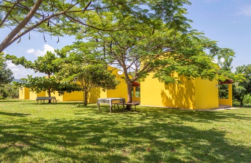 Sao Joao Batista do Gloria Ski Chalet | Pet-Friendly Chalets Praia Vermelha for Family Getaways