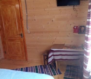 Soymy Hotel | Cozy Cottage Лісовий: Pet-Friendly Stay with Pool & Hot Tub