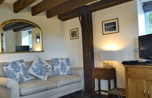 Longford Cottage | Cozy Cottage Retreat for 2 with Kitchen & Pet-Friendly Amenities