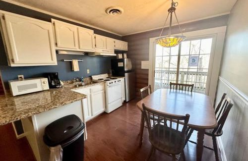 Nancy House | Experience Comfort at Cottage 10 Lees Ford Marina