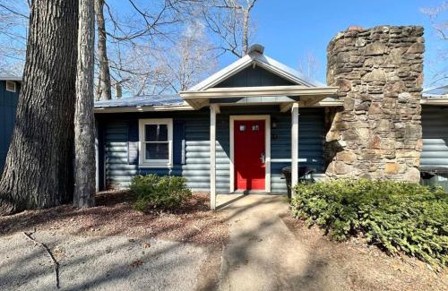 Nancy House | Experience Comfort at Cottage 10 Lees Ford Marina