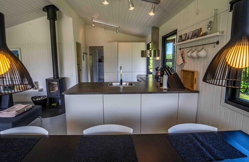 Stege Cottage | Renovated Beach Cottage for 6 with Ocean View & Pool