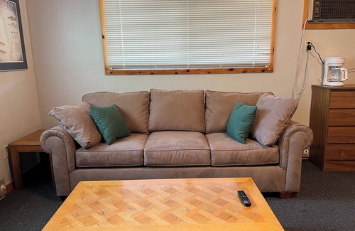 Big Horn County House | Pet-Friendly Cottage #2 at Three Mile with Kitchen Access