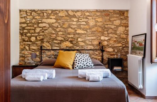 Caltagirone House | Inviting Cottage 2 Nestled in Scenic Vineyards
