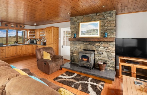 Clifden Cottage | Cottage 398 - Ballyconneely - sleeps 9 guests in 5 bedrooms