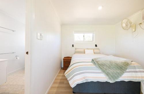 Curtis Island Villa | Cottage 4 Cape Keppel Beach