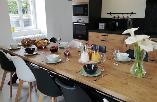 Formigny House | Relaxing Cottage for 4-12 Near Omaha Beach with Spa
