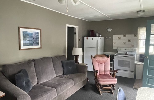 Ludington Cottage | Cozy Cottage 4: Lake View Retreat Near Hamlin Lake