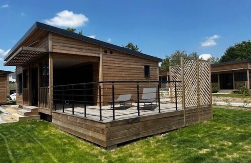 Guerande Ski Chalet | Garden Cottage with Pool and Oceanfront Views, Rated 10/10