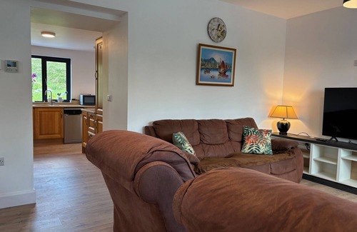 Roundstone Cottage | Cottage 486 - Roundstone - sleeps 6 guests in 3 bedrooms