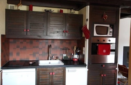 Correncon-en-Vercors Ski Chalet | Cozy Cottage for 6 near Skiing, Golf & Mountain Biking