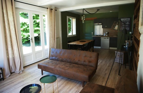 Salon House | Charming Cottage for 6 with Private Pool in Périgord