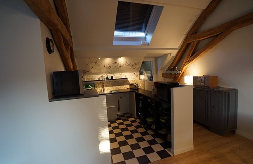 Vincelottes Cottage | Cozy Cottage: 2 Bedrooms with Terrace & Garden - Rated 9.6