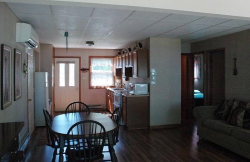 Fox Lake House | Cottage 7 on Beautiful Fox Lake!