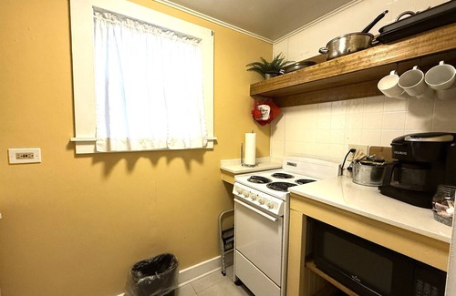 Wolfeboro Cottage | Cozy Cottage 8-9: Year-Round Retreat with Pet-Friendly Perks