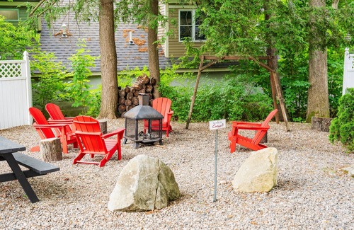 Wolfeboro Cottage | Cozy Cottage 8-9: Year-Round Retreat with Pet-Friendly Perks