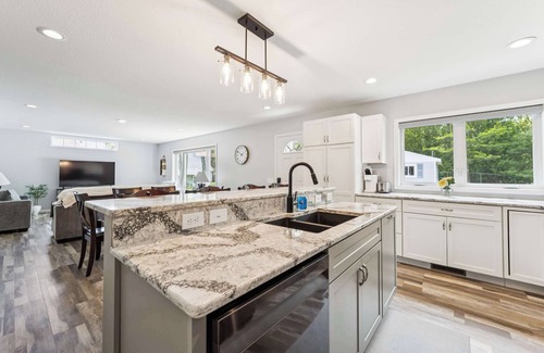 Greenbush Apartment | Cottage 9 - 3BR Lake Retreat | Stunning Views
