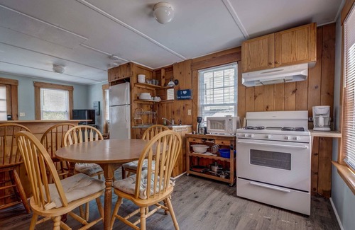 Weirs Beach Cabin | Unforgettable Cottage 9: Lake View, Breakfast & Kitchen