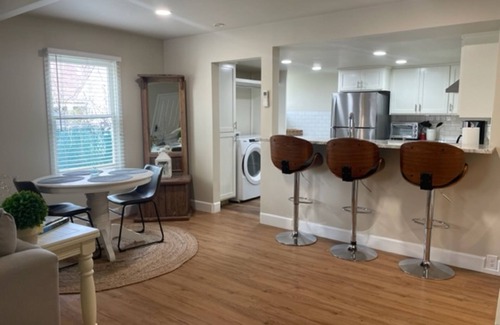 Jacksonville Cottage | Exceptional Cottage A Getaway with Breakfast & Kitchen Access