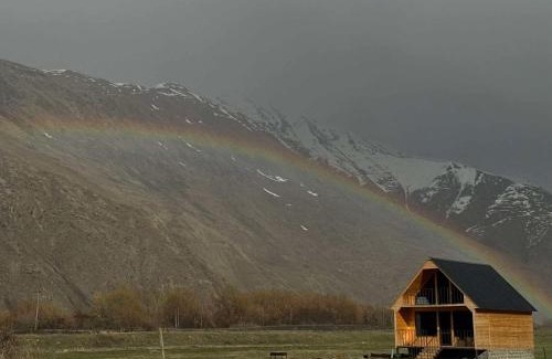Kazbegi Apartment | Guest Rated 9.7: Cottage AISI with Family-Friendly Amenities