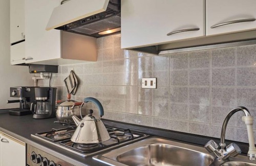 Consiglio di Rumo House | Relaxing Cottage al Lago: Oceanfront Retreat with Spa Amenities