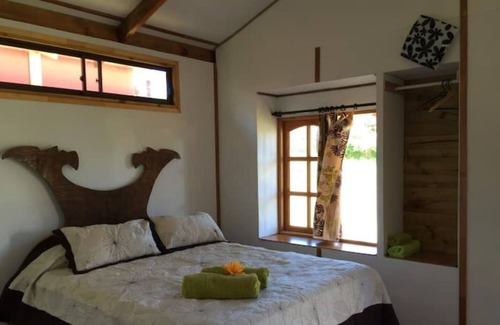 Hanga Roa Cottage | Inviting Stay at Cottage Api with Oceanfront Amenities