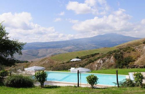 Radicofani Apartment | Idyllic Cottage Assolata with Pool in Scenic Tuscany