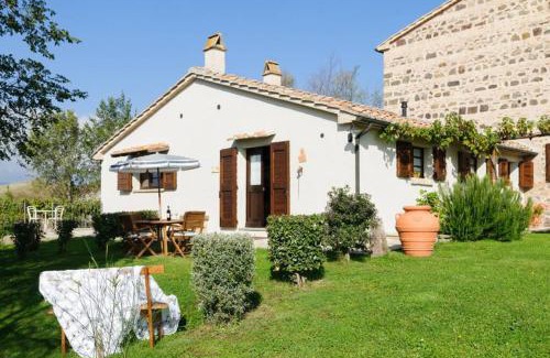 Radicofani Apartment | Idyllic Cottage Assolata with Pool in Scenic Tuscany
