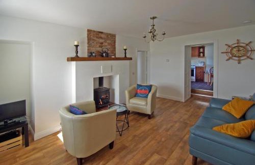 County Waterford House | Pet-Friendly Cottage at Youghal Bridge with Ocean Views