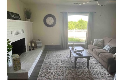 Sanger House | Relaxing Cottage at Newmark Farms - Rated 10/10 by Guests