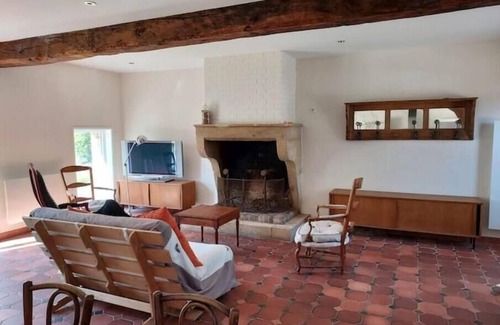 Le Meillard Cottage | Relaxing Cottage with Heated Pool and Spacious Garden Retreat