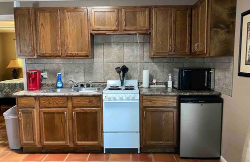 Bay Area Cottage | Bayfront Retreat: Guest Rated 9.8 with Family-Friendly Perks