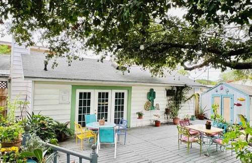 Bay Area Cottage | Bayfront Retreat: Guest Rated 9.8 with Family-Friendly Perks