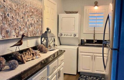 Fulton House | Adventurous Getaway at Cottage by the Bay for Families