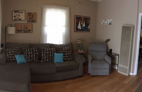 West Newport Cottage | Beachside Cottage with Spa and Ocean View – Rated 10/10