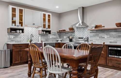 Hickman Cottage | Serene Cottage by the Creek: A Writer’s Retreat Awaits