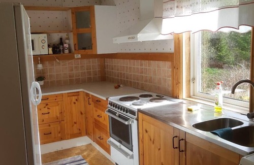 Skillingaryd House | Waterfront Cottage with Sauna and Ocean View Awaits You