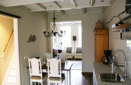 Paesens-Moddergat House | Cottage by Wadden Sea with Scenic Views, cleaning included