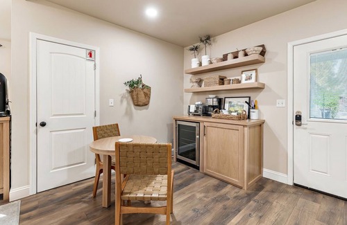 Jacksonville Cottage | Cozy Cottage C with Large Private Patio and Breakfast