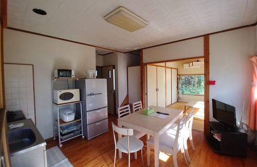 Toguchi Cottage | Guest Rated 10/10 at Cottage CANAC: Family-Friendly Retreat