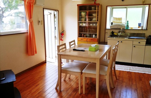 Toguchi Cottage | Guest Rated 10/10 at Cottage CANAC: Family-Friendly Retreat