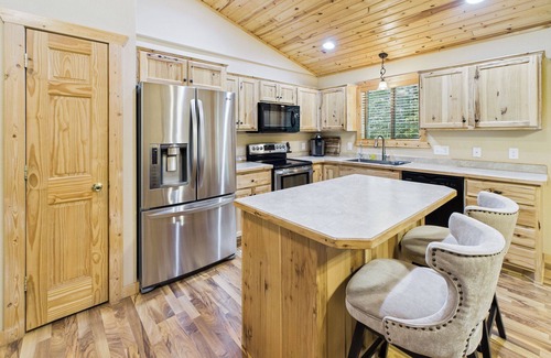 Nisswa House | Cottage Charm: Oceanfront Bliss with 10/10 Guest Rating
